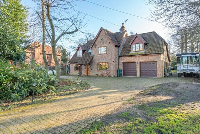 4 Bedroom Detached House For Sale In Yarmouth Road, Broome, NR35