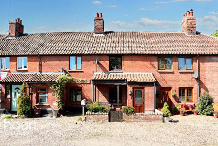 3 Bedroom Cottage For Sale In Harling Road, Norwich, NR16