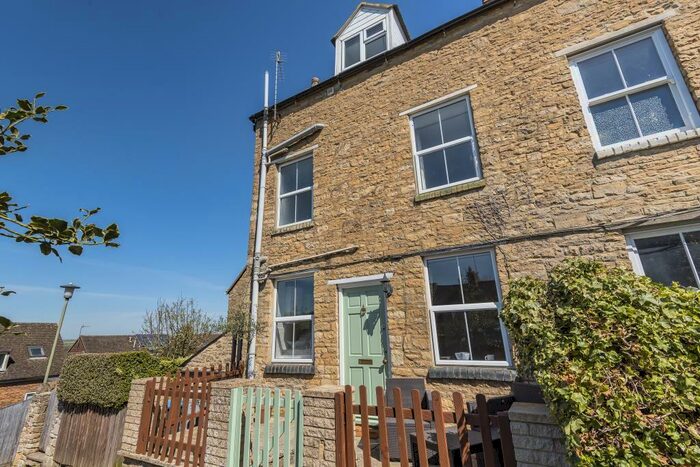 2 Bedroom End Of Terrace House To Rent In Chipping Norton, Oxfordshire, OX7