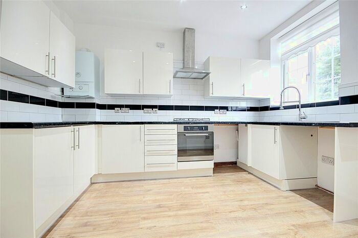 4 Bedroom Flat To Rent In Station Road, London, N21