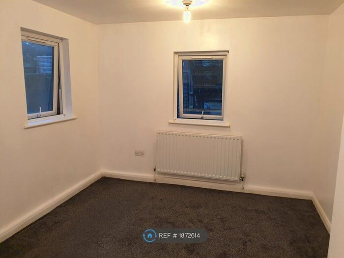 2 Bedroom Flat To Rent In Wood Vale, Honor Oak Park, SE23