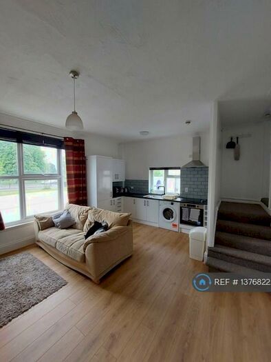 2 Bedroom Flat To Rent In Midland Road, Gloucester, GL1