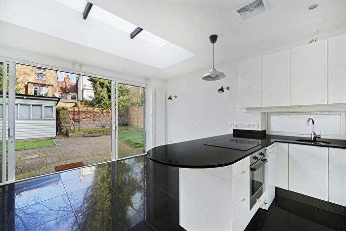 1 Bedroom Flat To Rent In The Grove, Finchley, N3