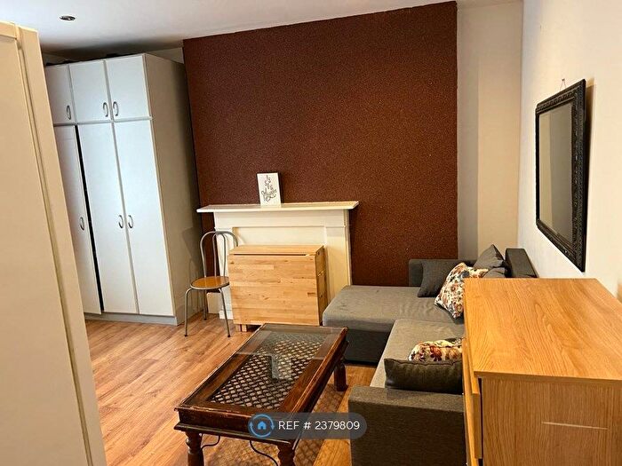 Studio To Rent In Leigham Court Road, London, SW16