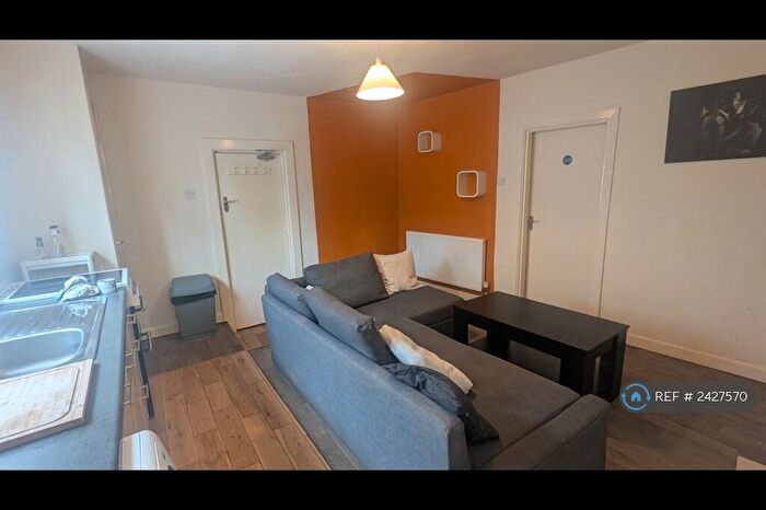 1 Bedroom Flat To Rent In Bradford Road, Cleckheaton, BD19