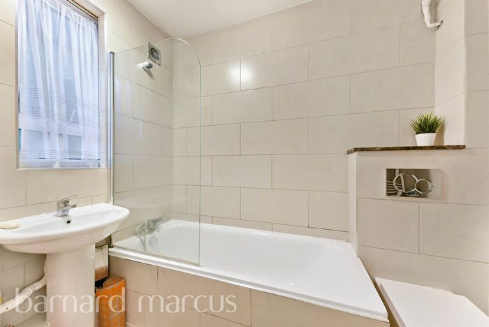 1 Bedroom Flat For Sale In Heather Close, London, SW8