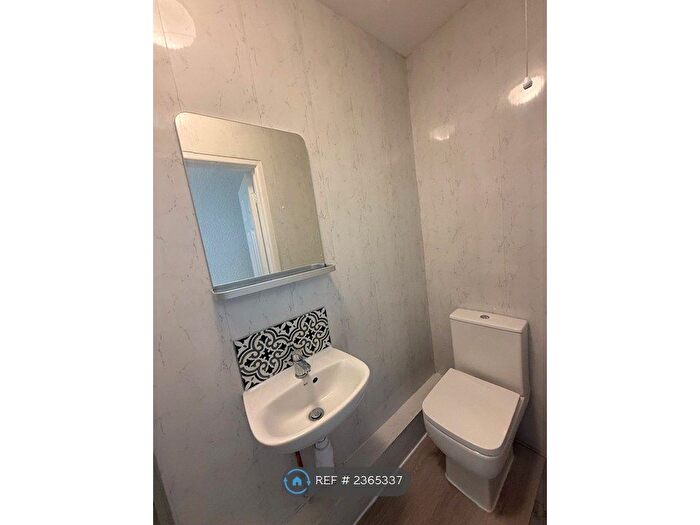 Studio To Rent In Ninian Road, Cardiff, CF23