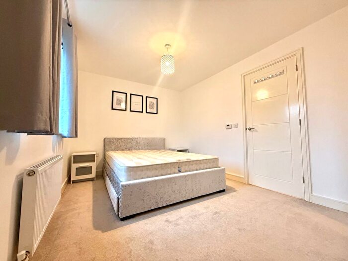 2 Bedroom Property To Rent In Cuckoo Way, Cambridge, CB24