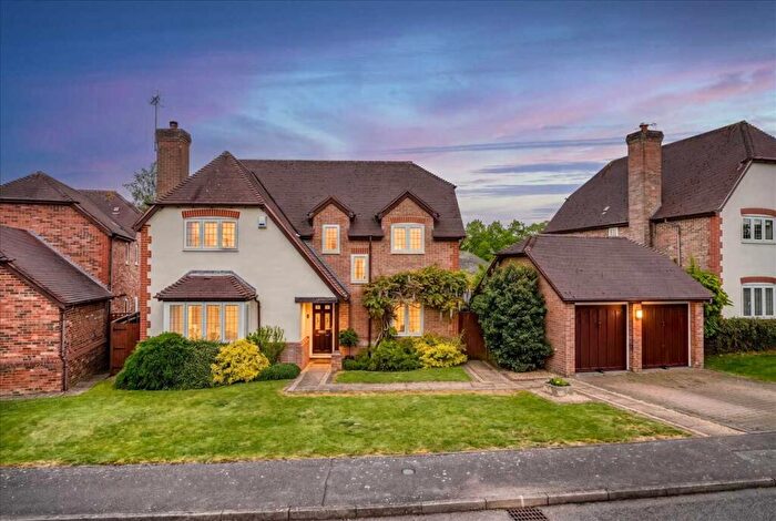 5 Bedroom Detached House For Sale In Sheepcoat Close, Shenley Church End, Milton Keynes, MK5