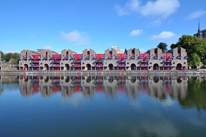 3 Bedroom Flat To Rent In Newlands Quay, Wapping, E1W