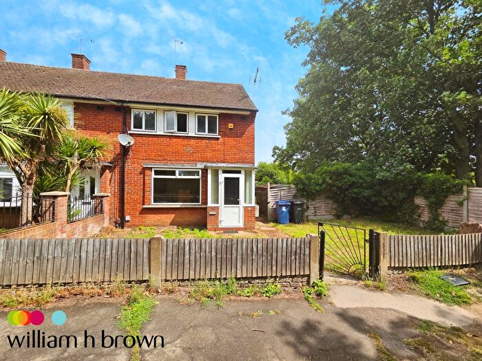 2 Bedroom Property To Rent In Usk Road, Aveley, Essex, RM15