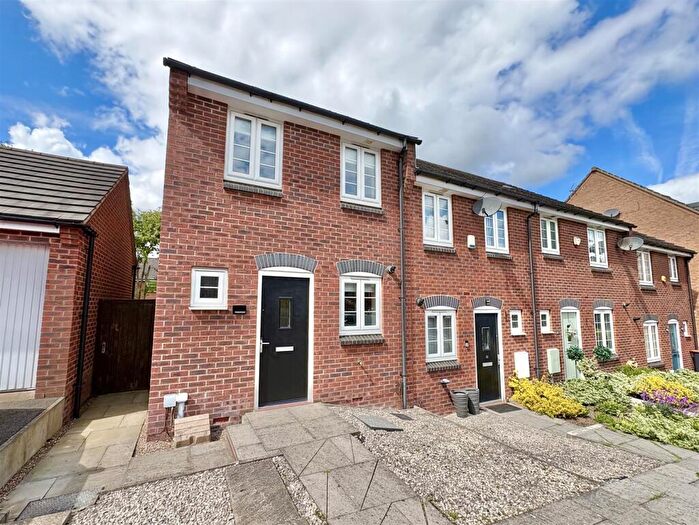 2 Bedroom Town House To Rent In Pendean Way, Sutton-In-Ashfield, NG17