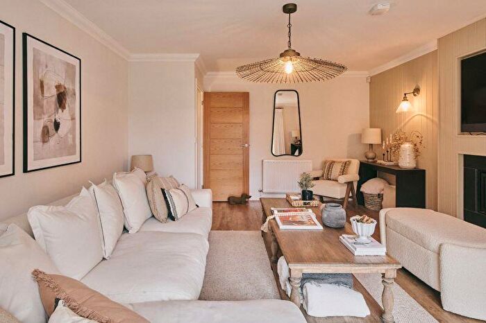 4 Bedroom Detached House For Sale In Pearmain Garden, Hagley, DY9