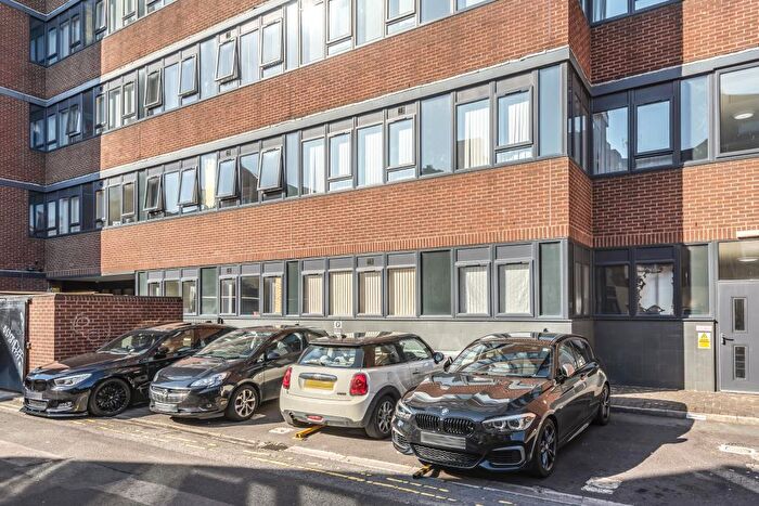 2 Bedroom Apartment To Rent In Guild House, Farnsby Street, SN1