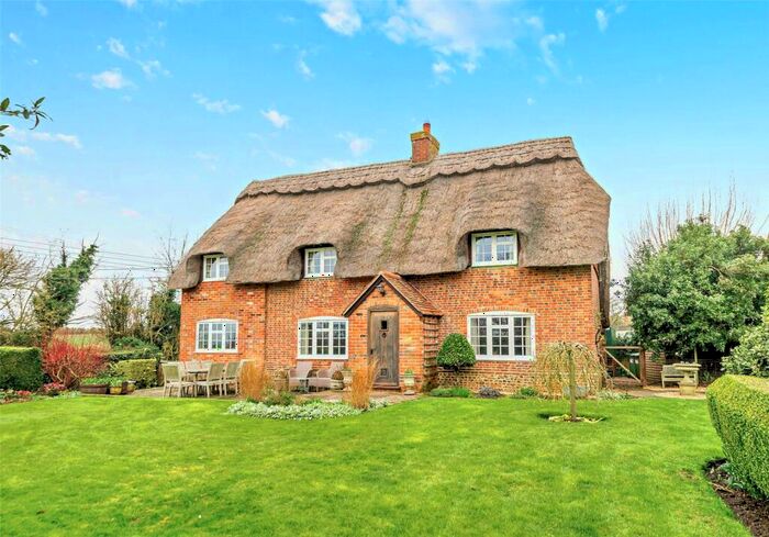 4 Bedroom Detached House For Sale In Leckhampstead, Newbury, Berkshire, RG20