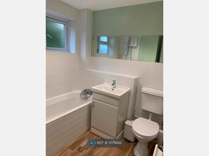 1 Bedroom Semi-Detached House To Rent In Hanway, Gillingham, ME8