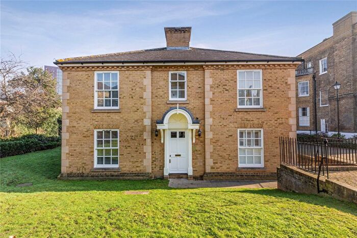 1 Bedroom Flat To Rent In Merton Road, London, SW18