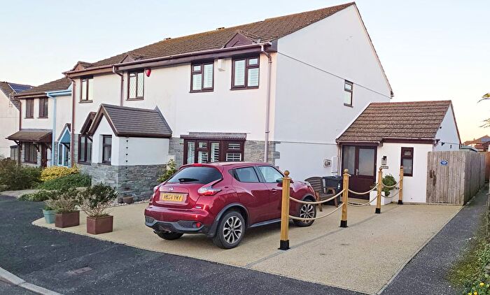 3 Bedroom End Of Terrace House For Sale In Raleigh Close, Padstow, PL28