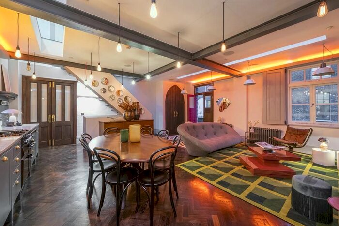 4 Bedroom Terraced House To Rent In Park Street, Borough, SE1