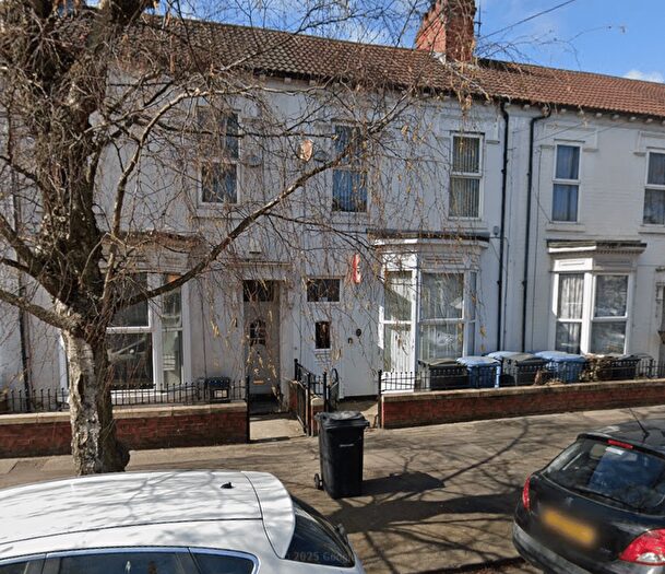 5 Bedroom Terraced House For Sale In De La Pole Avenue, Hull, HU3