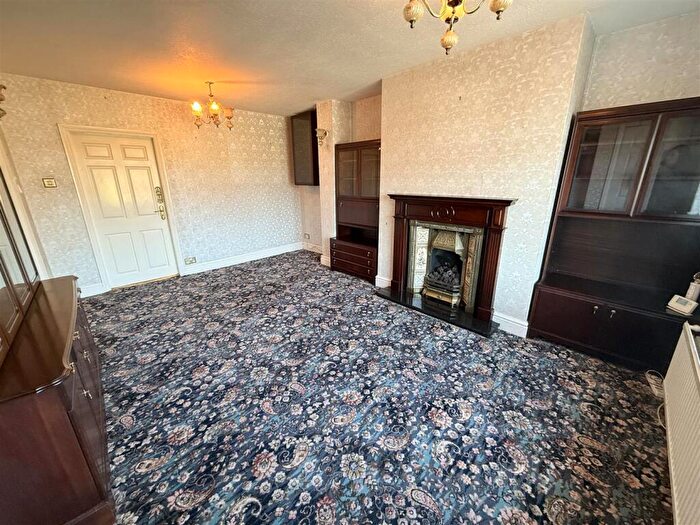 3 Bedroom End Of Terrace House For Sale In Stamford Grove, Stalybridge, SK15