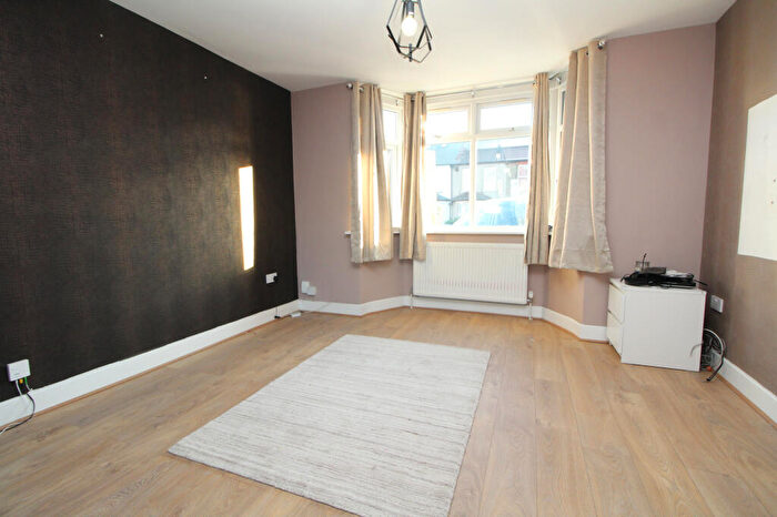 3 Bedroom Terraced House To Rent In Erith Road, Bexleyheath, DA7