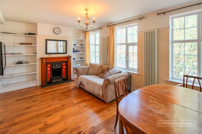 4 Bedroom Maisonette To Rent In Walton Road, East Molesey, KT8