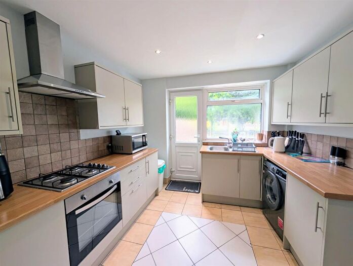 3 Bedroom Terraced House For Sale In Alexander Avenue, Newark, NG24