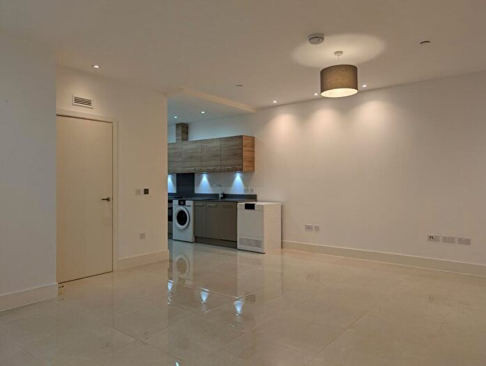 1 Bedroom Flat To Rent In St Vincent Place, Edinburgh, EH3