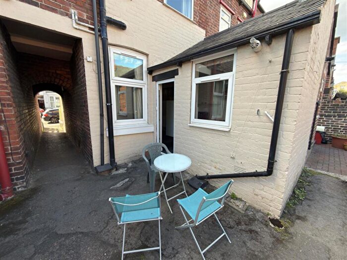 4 Bedroom Terraced House To Rent In South View Road, S7