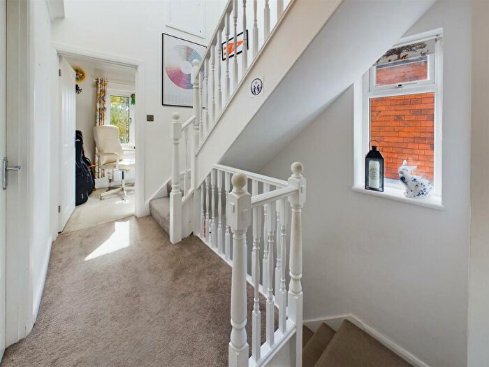 5 Bedroom Semi-Detached House For Sale In St. Andrews Road, Coulsdon, CR5