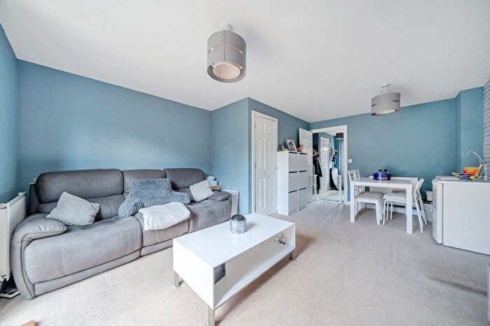 2 Bedroom Terraced House For Sale In Parkins Close, Wellingborough, Northamptonshire, NN8