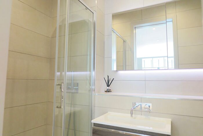 1 Bedroom Flat To Rent In Abbeville Road, London, SW4