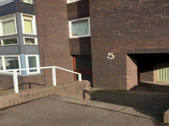 2 Bedroom Flat To Rent In Balgay Road, Dundee, DD2