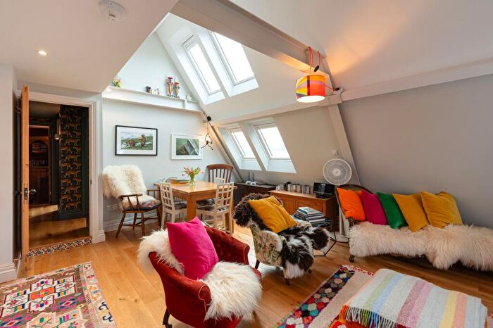 2 Bedroom Flat For Sale In Charles Street, Oxford, OX4