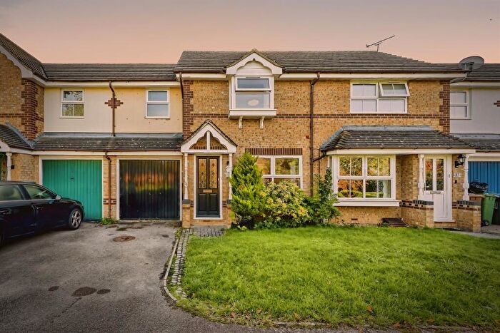 3 Bedroom Terraced House For Sale In Peregrine, Aylesbury, HP19