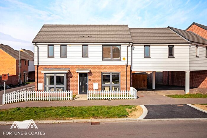 4 Bedroom Link Detached House For Sale In Juniper Road, Harlow, CM17
