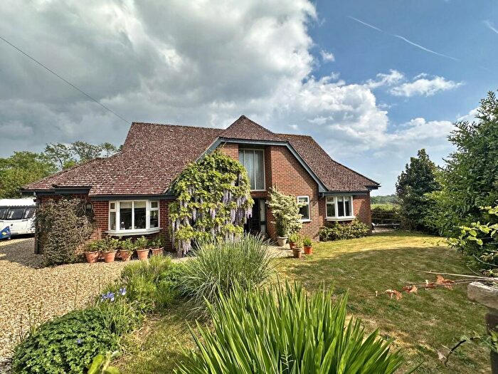4 Bedroom Detached House For Sale In Danehurst New Road, Tiptoe, Lymington, Hampshire, SO41