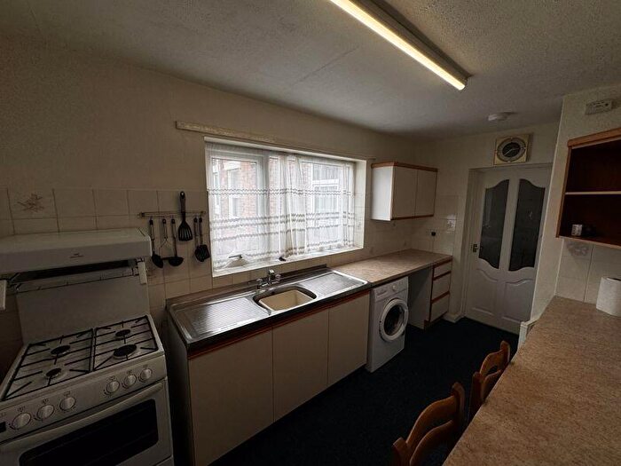 3 Bedroom Flat To Rent In Vine Street, South Shields, NE33