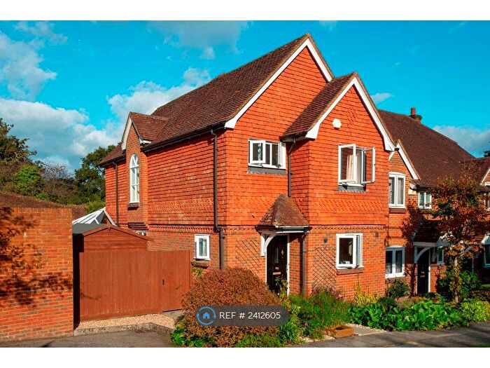 3 Bedroom End Of Terrace House To Rent In Collards Gate, Haslemere, Surrey, GU27