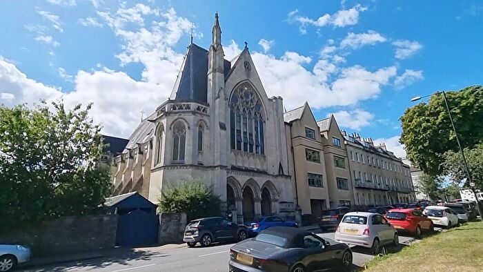 2 Bedroom Flat For Sale In Guardian Court, Suspension Bridge Road, Clifton, Bristol, BS8