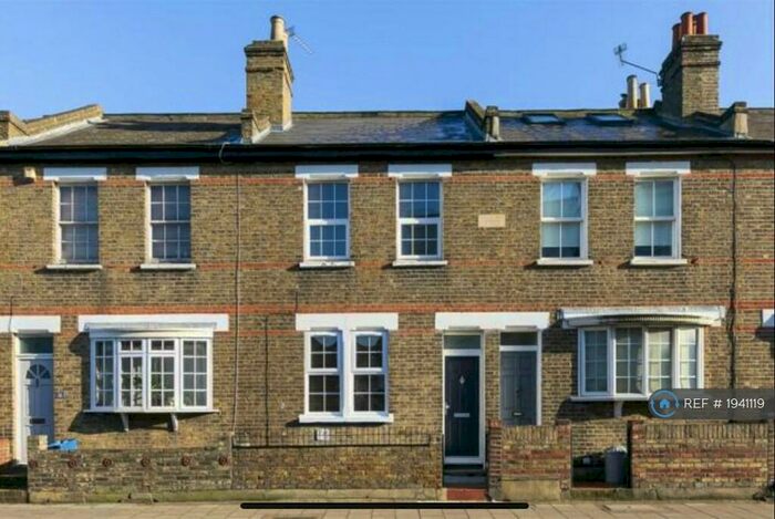 2 Bedroom Terraced House To Rent In High Street, Hampton Wick, Kingston Upon Thames, KT1