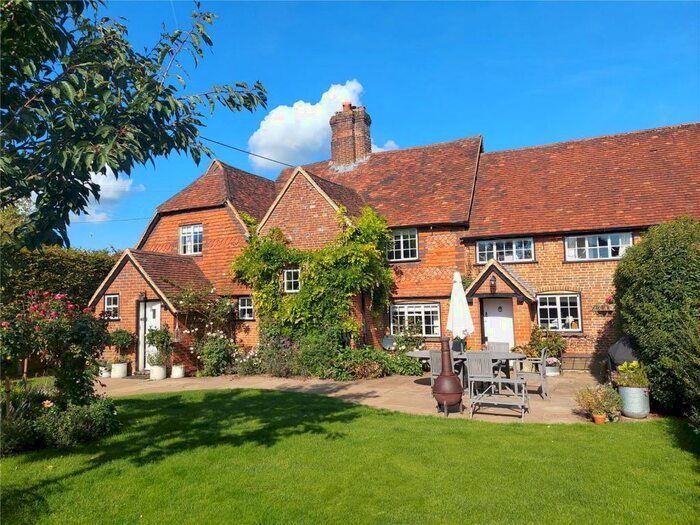 4 Bedroom Semi-Detached House For Sale In Dippenhall Street, Crondall, Farnham, Surrey, GU10