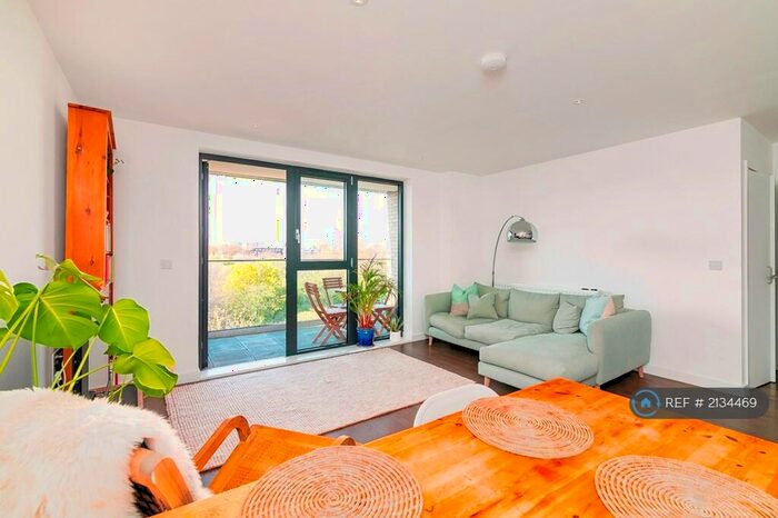 2 Bedroom Flat To Rent In Gibbs Lane, London, E2