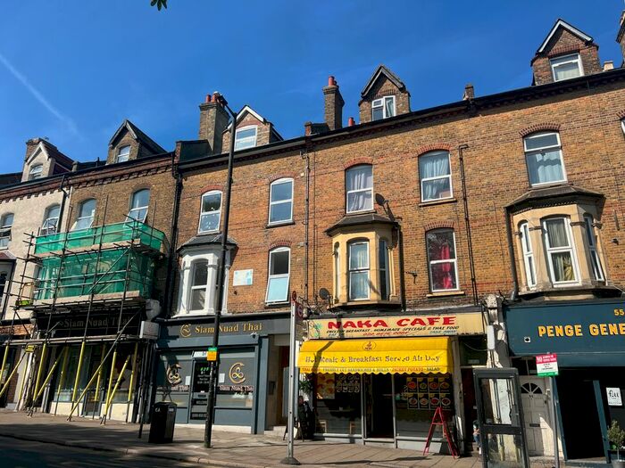 2 Bedroom Flat To Rent In High Street, London, SE20