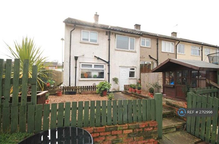 3 Bedroom Semi-Detached House To Rent In Landscove Avenue, Bradford, BD4