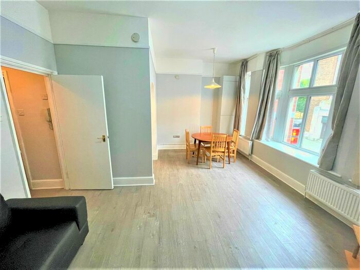 1 Bedroom Flat To Rent In Upper Tooting Road, Tooting Bec, London, SW17