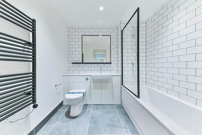1 Bedroom Studio To Rent In Fairbank House, Beaufort Square, London, NW9