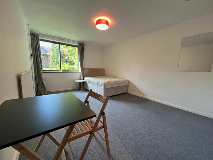 1 Bedroom Flat To Rent In Manhattan Drive, Cambridge, CB4
