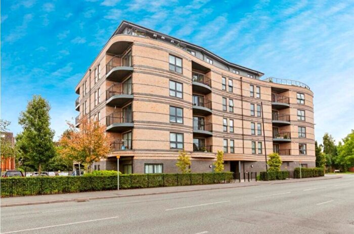 2 Bedroom Flat For Sale In Windsor Road, Slough, SL1